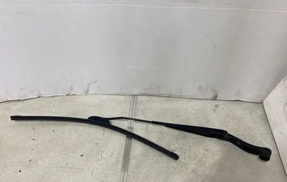 SsangYong Korando Front wiper blade arm C200D