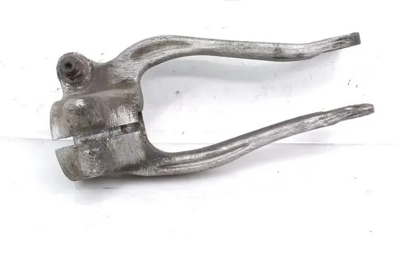 BMW 7 G11 G12 Lower shock absorber bracket 6861200