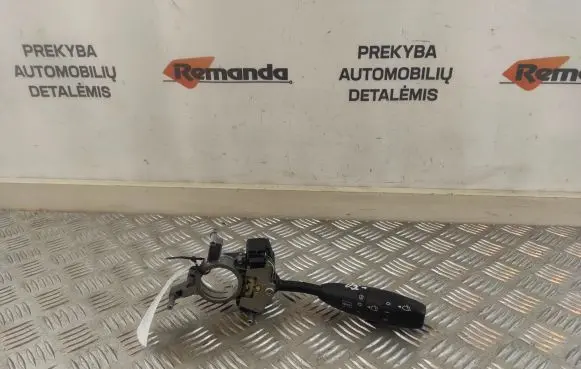 Mercedes-Benz A W169 Wiper control stalk 281924Z4102