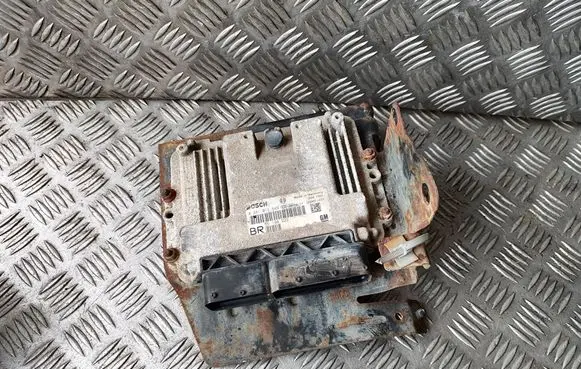 Opel Zafira B Engine control unit/module 0281012549 55198922