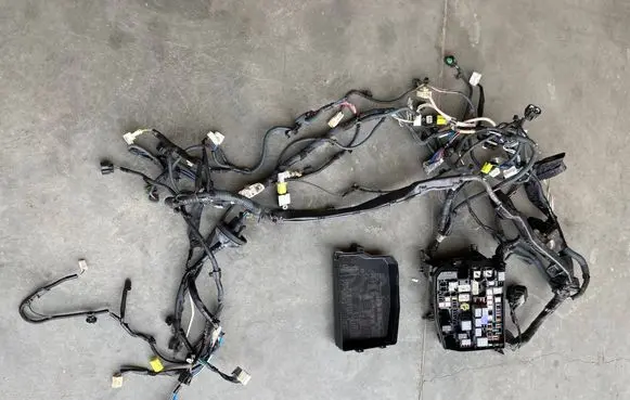 Toyota Auris E180 Engine installation wiring loom 821150Z