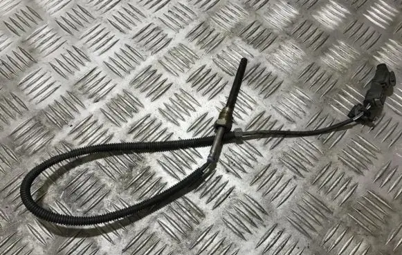 Mercedes-Benz C AMG W204 Exhaust gas temperature sensor a0071539528 13417855