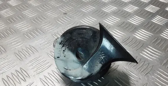 Volkswagen PASSAT B7 Horn signal