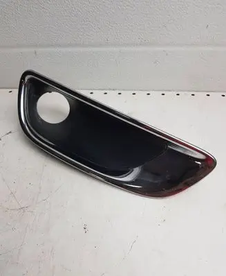 Jeep Grand Cherokee Front fog light trim/grill 68143086AB