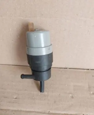 Audi 80 90 S2 B4 Windscreen/windshield washer pump 431955651