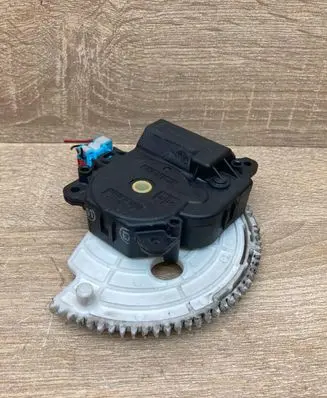 Toyota Prius (XW30) Air flap motor/actuator 0638000172 WITHPLUG