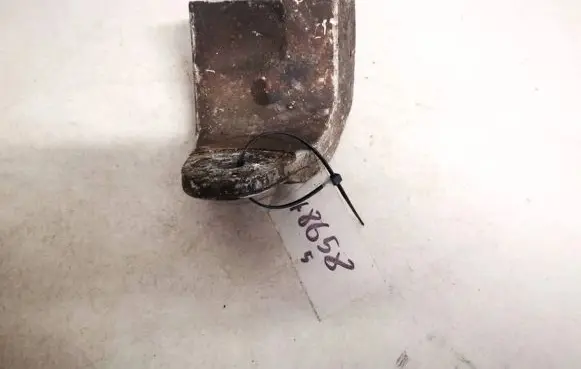 Hyundai Santa Fe Engine mounting bracket