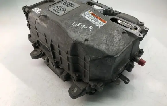 Toyota Yaris Voltage converter inverter G920052010