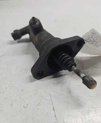 Clutch slave cylinder