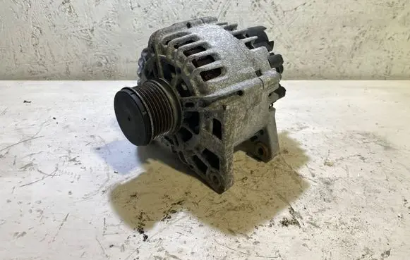 Renault Megane III Generator/alternator 231000027R 2606288A 212076233