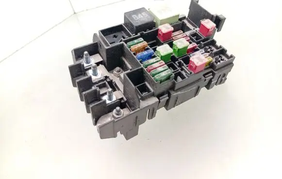 Volkswagen Jetta VI Fuse module 5C0937819L