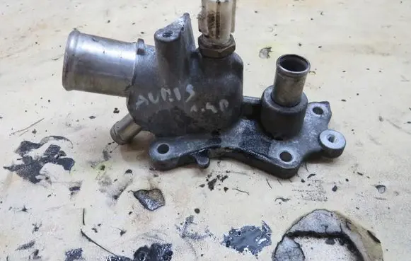 Toyota Aurion II Thermostat housing KRIS235789