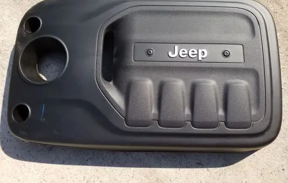 Jeep Cherokee Engine cover (trim) 04861992AB 04861992
