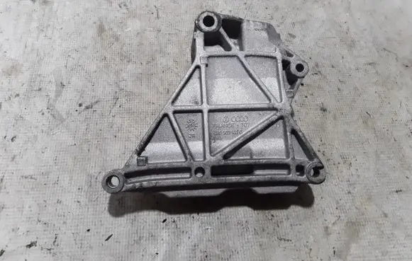 Volkswagen Transporter - Caravelle T5 Generator/alternator bracket 070903143C