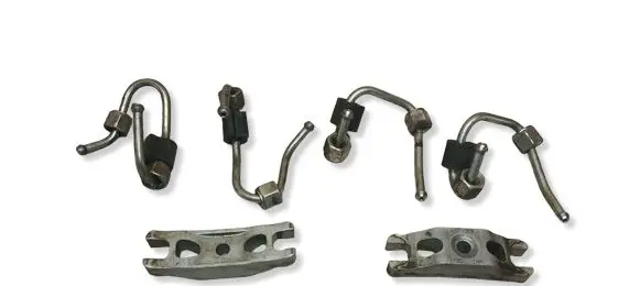 Volkswagen Touran II Fuel injector supply line/pipe 03L216
