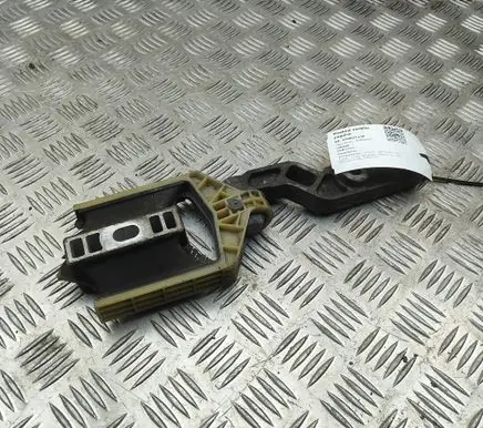 Volvo V60 Engine mount bracket 31480554