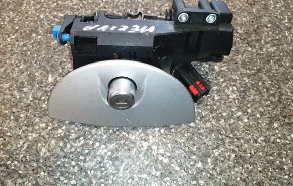 Opel Meriva A Tailgate exterior lock 13168316