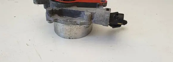 Nissan X-Trail T32 Vacuum pump