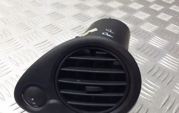 Nissan Almera Tino Dashboard air vent grill cover trim 