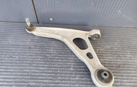 Nissan Qashqai J12 Front control arm QASHQAIJ12WAHACZ