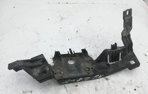 Land Rover Range Rover L322 Headlight/headlamp mounting bracket 1301329336