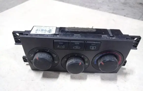 Hyundai Elantra Climate control unit