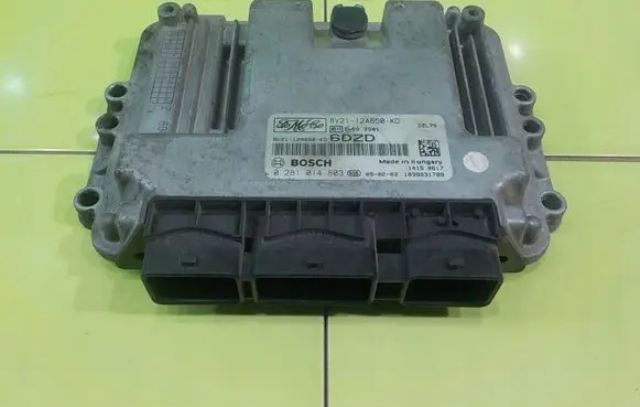 Ford Transit Courier Engine control unit/module 8V2112A650KD