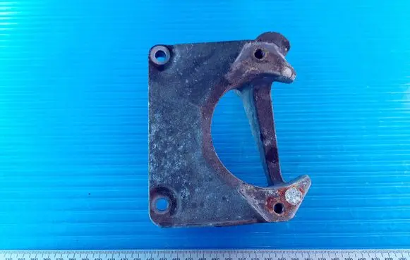 BMW 5 E60 E61 Engine mounting bracket 22116761117