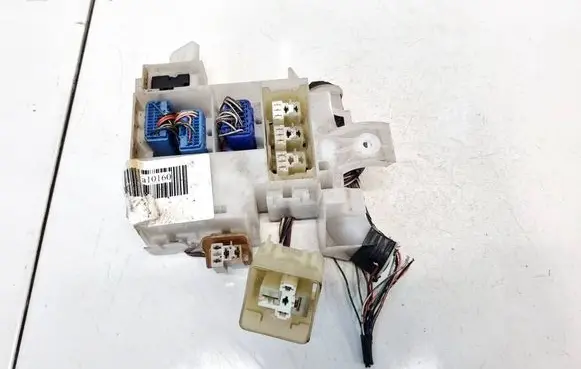 Toyota Corolla E120 E130 Fuse box set 7019 7019TA1
