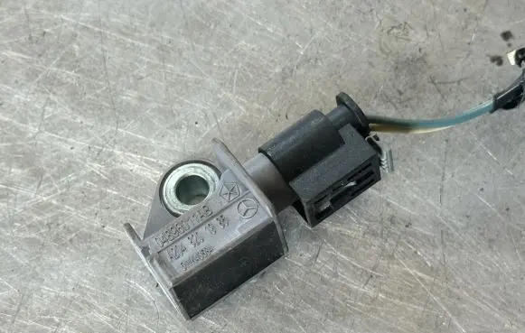 Dodge Journey Airbag deployment crash/impact sensor A2048201985 04896011AB