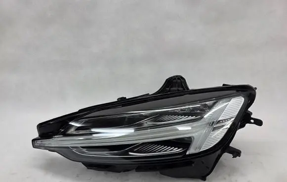 Volvo S60 Headlight/headlamp 32347006