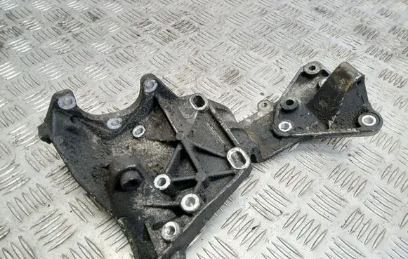 Volvo XC60 Generator/alternator bracket 31316673