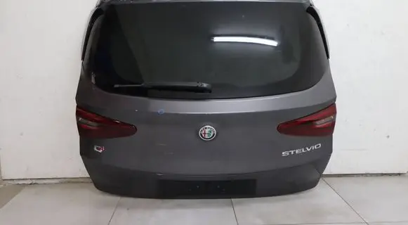 Alfa Romeo Stelvio Tailgate/trunk/boot lid