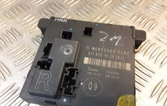 Mercedes-Benz E W211 Door control unit/module 2118201626 A2118201626