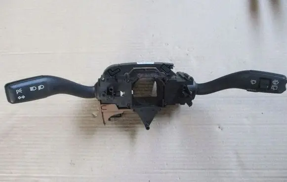 BMW 2 Active Tourer U06 Central console control unit 7L5953549C