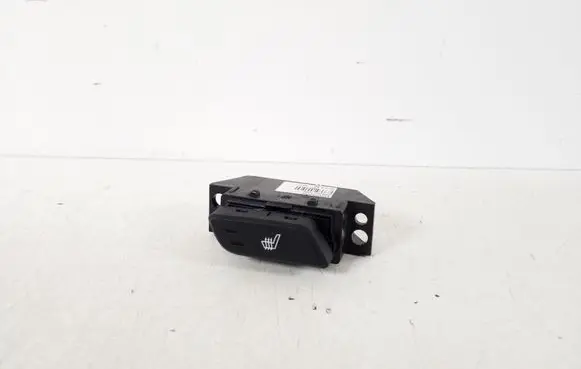 Hyundai i40 Seat heating switch 937523Z010