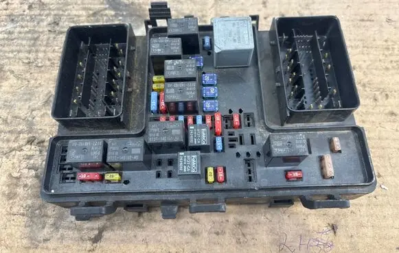 Ford S-MAX Fuse box set F2GT14A067EC G2811 19300816