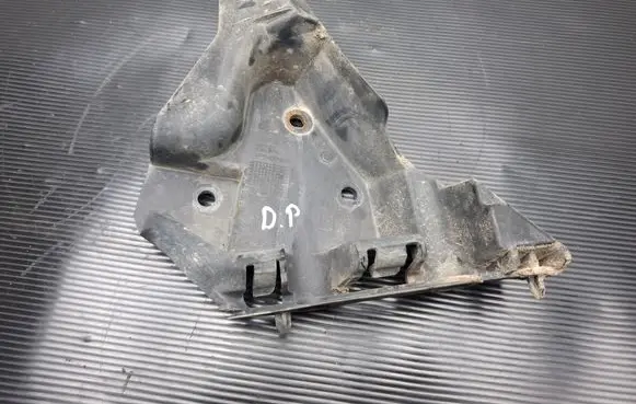 Volvo XC60 Front bumper mounting bracket 30764619