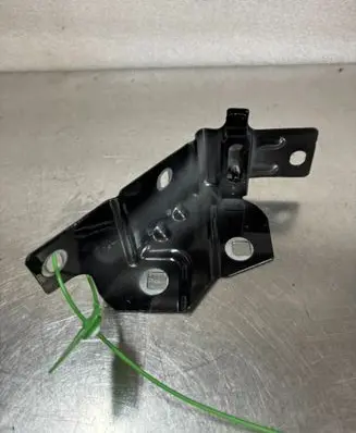 Renault Trafic III (X82) Fender mounting bracket 631445319R