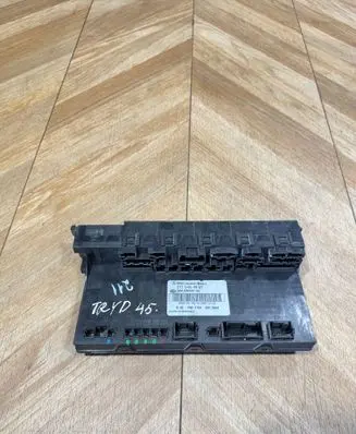 Mercedes-Benz E W211 Fuse module 2115454901 5DK00804725
