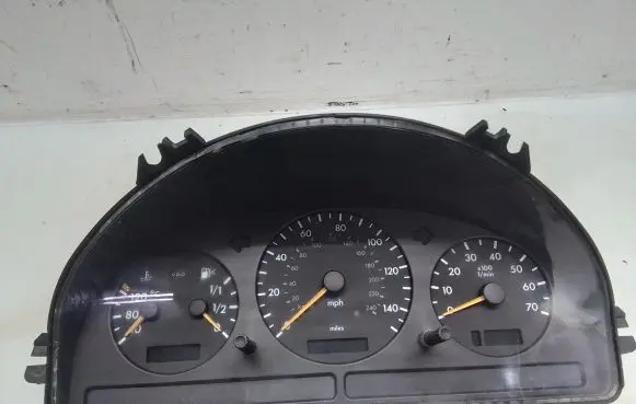 Mercedes-Benz ML W163 Speedometer (instrument cluster) 3319210087