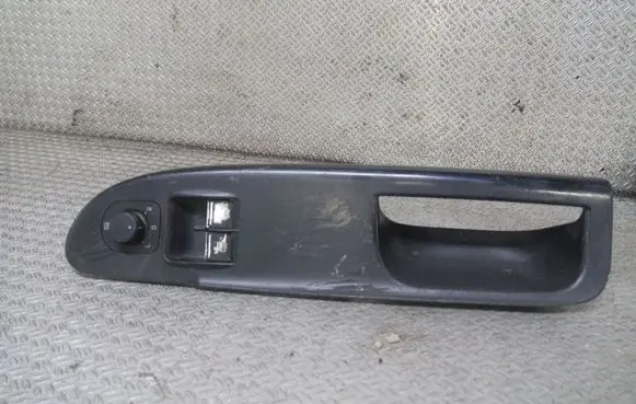 Volkswagen PASSAT B6 Electric window control switch 3C1867171A