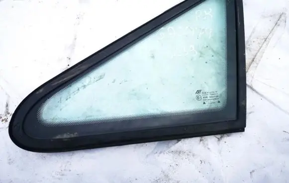 Ford Galaxy Front triangle window/glass 