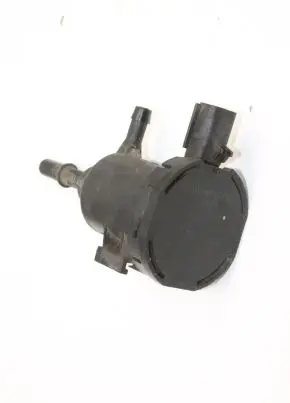 Mercedes-Benz CLA C117 X117 W117 Engine mount vacuum valve A0014760532