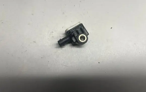 Dodge Durango III Airbag deployment crash/impact sensor 56054085AA A1668210151