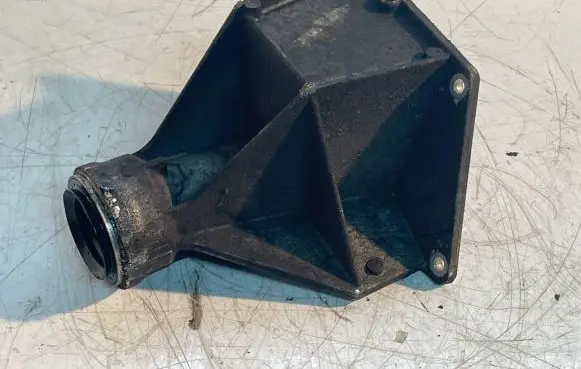 BMW X5 E53 Driveshaft support bearing bracket 7503120