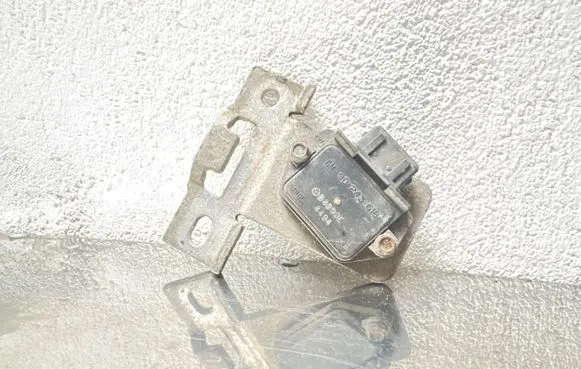 Opel Corsa B Ignition amplifier control unit 90243618 84890E 4494