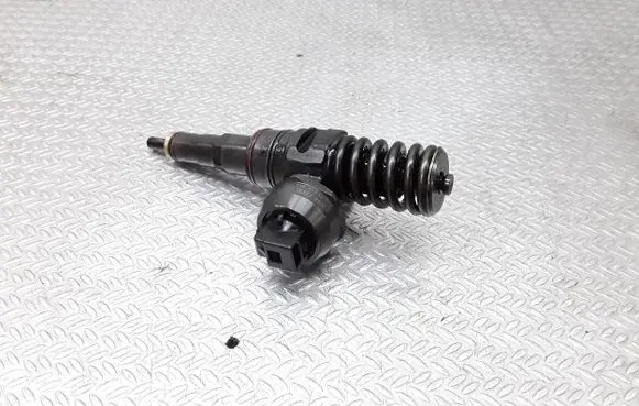 Audi A4 S4 B6 8E 8H Fuel injector 038130073AR