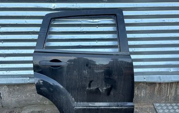 Dodge Caliber Rear door