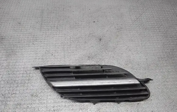 Nissan Almera Tino Front bumper lower grill 62320BU00